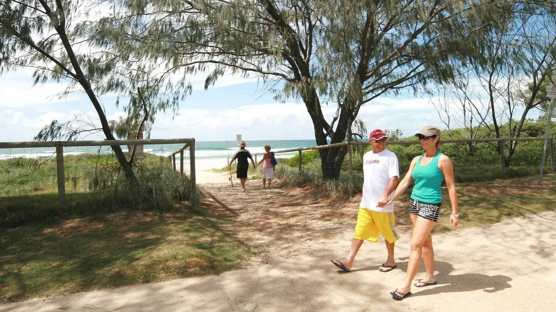 Ocean Beach Tourist Park Gold Coast 2*,